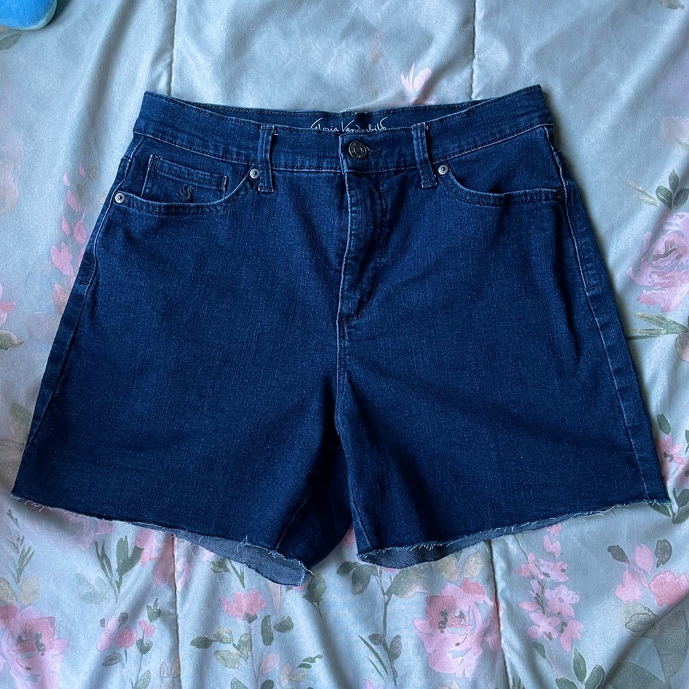 Dark wash high waisted shorts for the summer